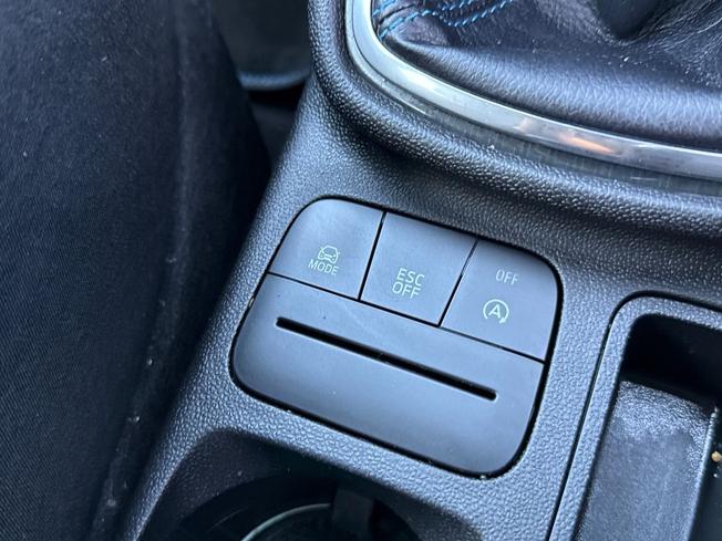 FORD Fiesta Photo 31