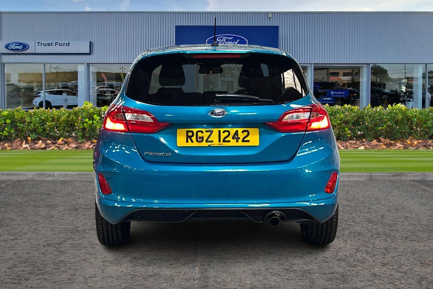 Ford FIESTA Photo 6