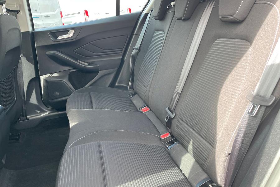 Ford FOCUS Photo autoimg-2ae877b62e79b64d48f7e76b63fdd26ae8ccf877.jpg