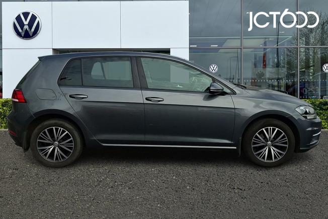 VOLKSWAGEN Golf Photo 4