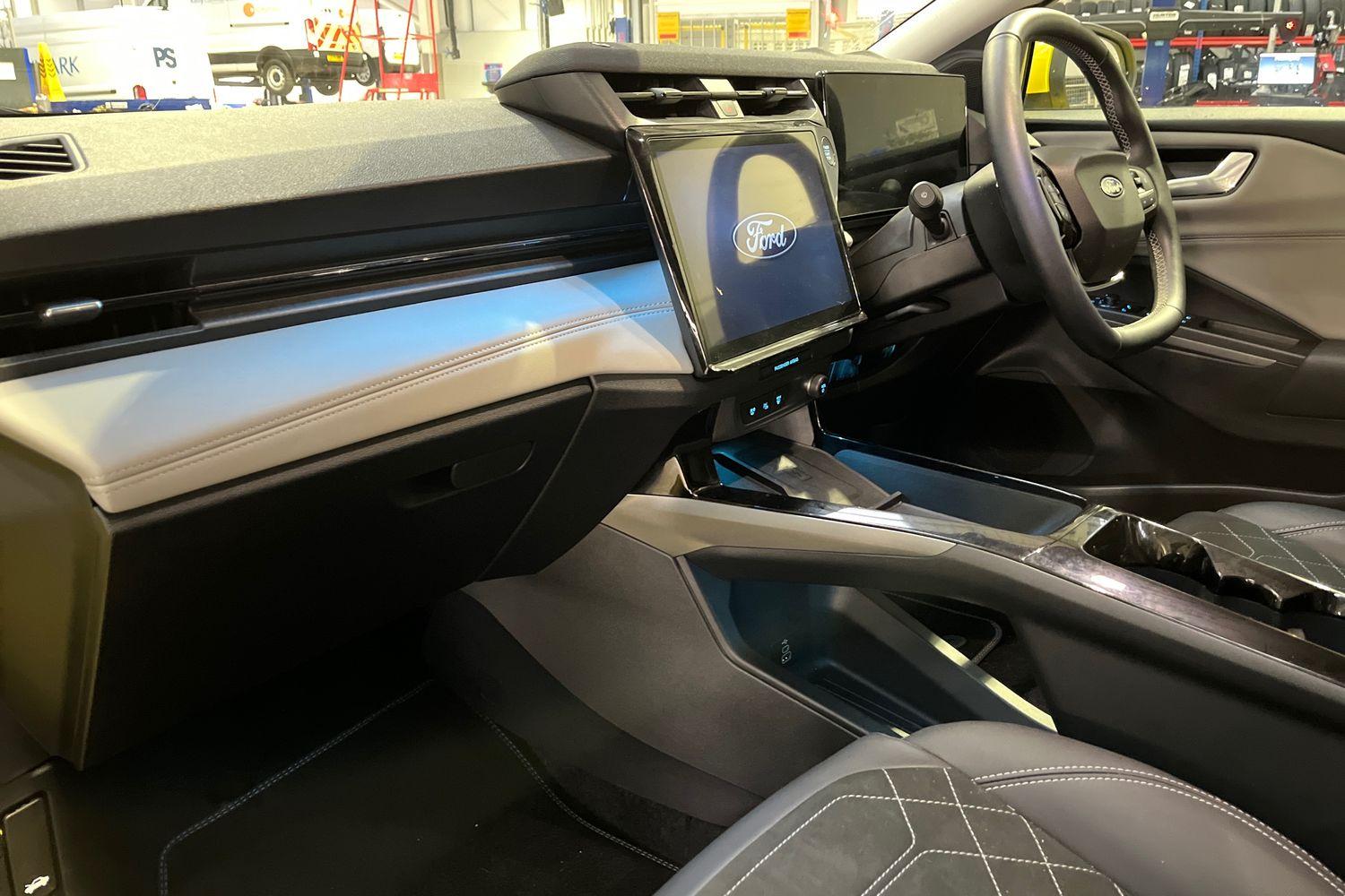 Ford PUMA Photo 17