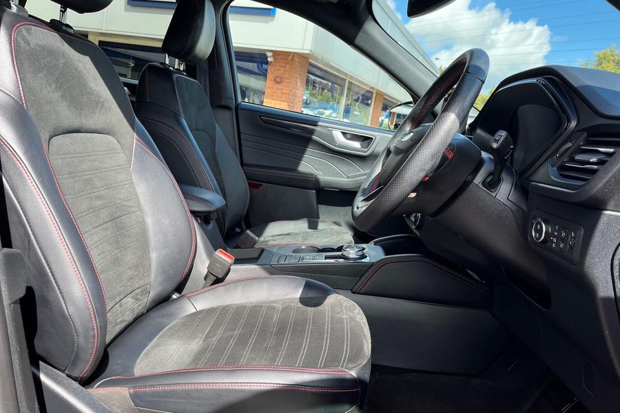 Ford Kuga Photo autoimg-2aece556d8351aef49c317d59382bc2c932b9296.jpg