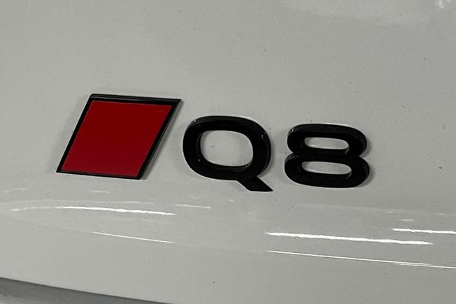 AUDI Q8 E-Tron Photo 34