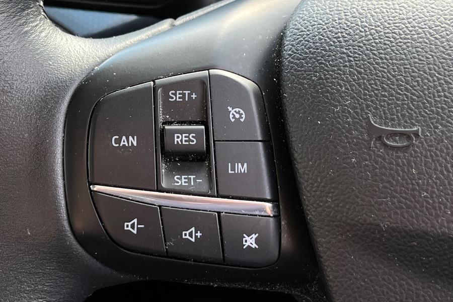 Ford FOCUS Photo autoimg-2af1ecf03b0a0f50ee95efda39f071b2cf00b318.jpg