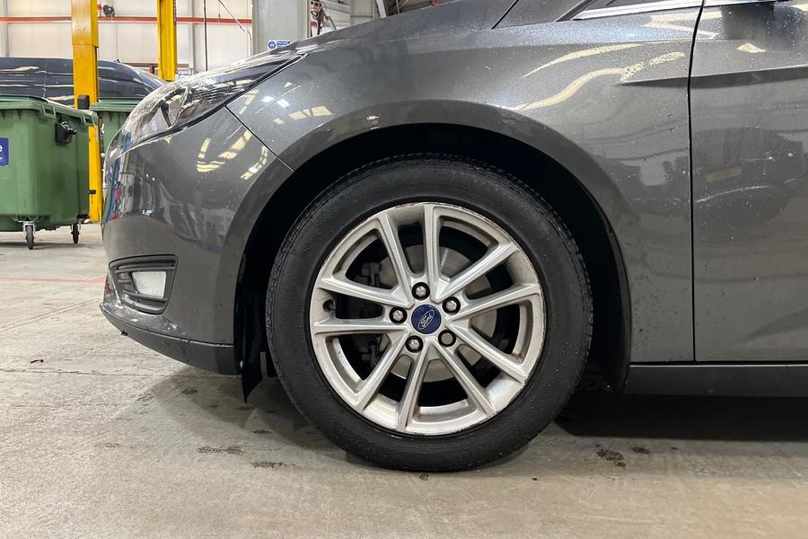 Ford FOCUS Photo autoimg-2af439c3c83e6feb84aae3e70d0050ea598c0db3.jpg
