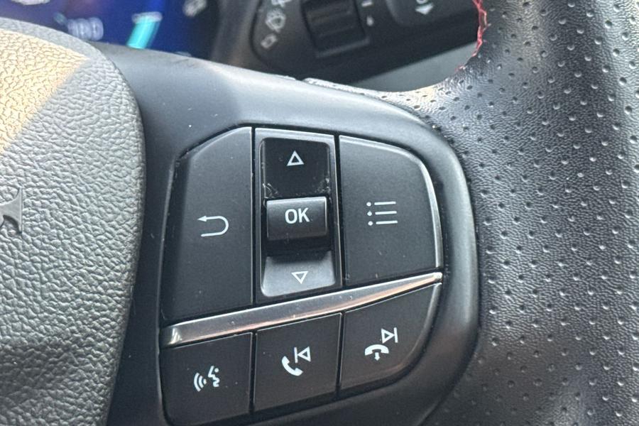 Ford KUGA Photo autoimg-2af6935b33e059db524536531eef801e3e346792.jpg