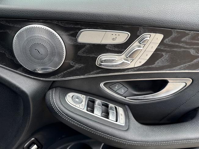 MERCEDES-BENZ GLC Photo 29