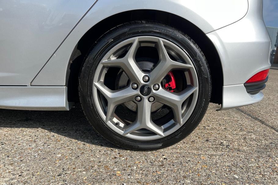 Used Ford FOCUS 8