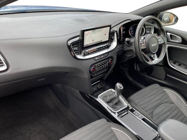 KIA Ceed Photo 2