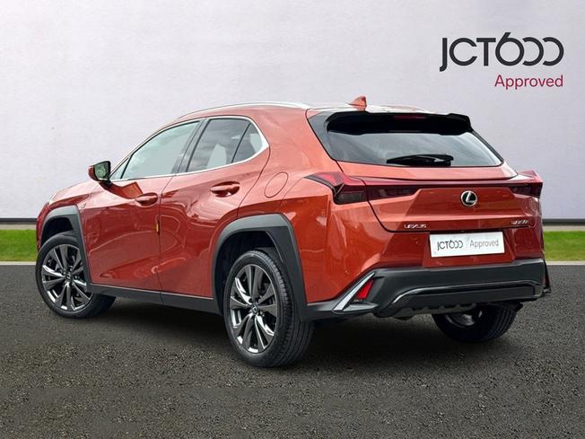 LEXUS Ux Photo 3