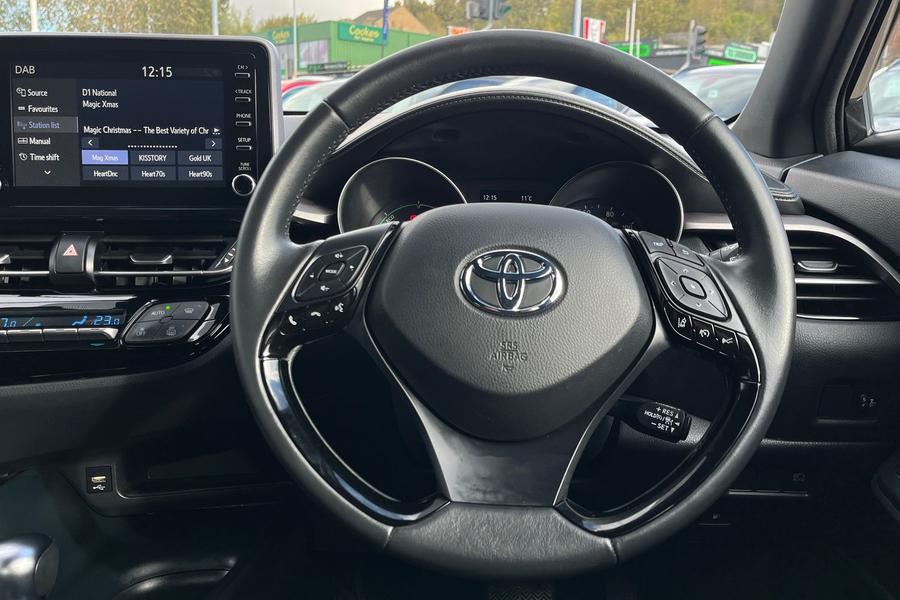 Toyota C-HR Photo autoimg-2b001cbafb90f4677e6f7abf2bb355ccf6d16f03.jpg