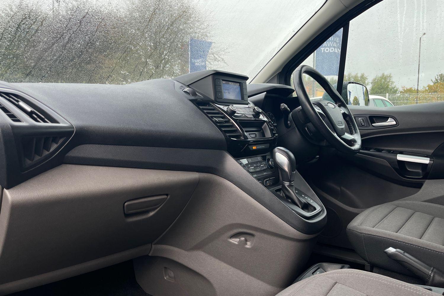 Ford TOURNEO CONNECT Photo 17