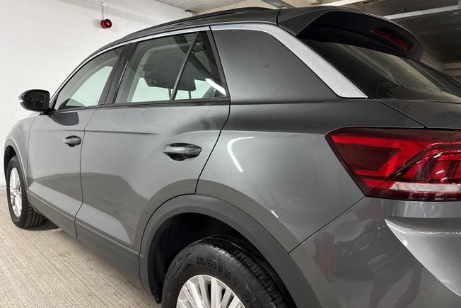 VOLKSWAGEN T-Roc Photo 36