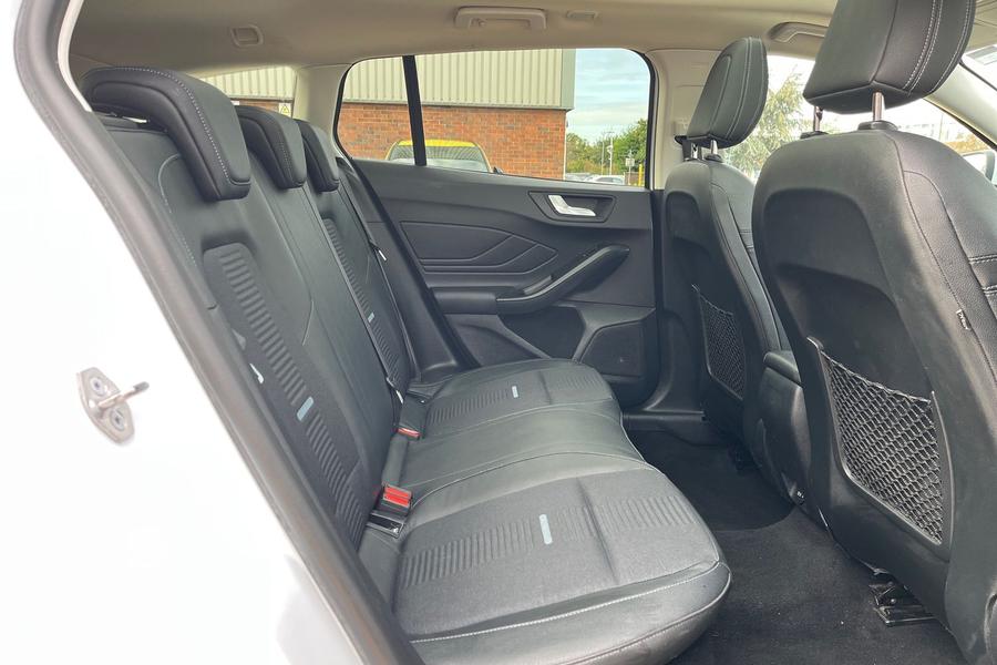Ford Focus Photo autoimg-2b05a612e89c98c8c922f06d5e355d4e9f84a67a.jpg