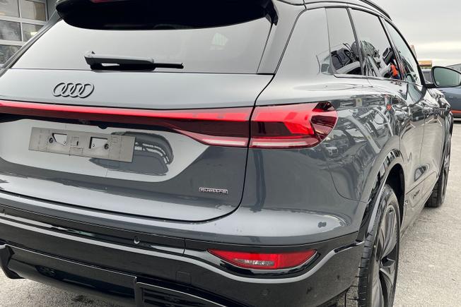 Audi  Q6 SUV Photo 18