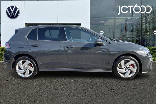 Volkswagen Golf Photo 4
