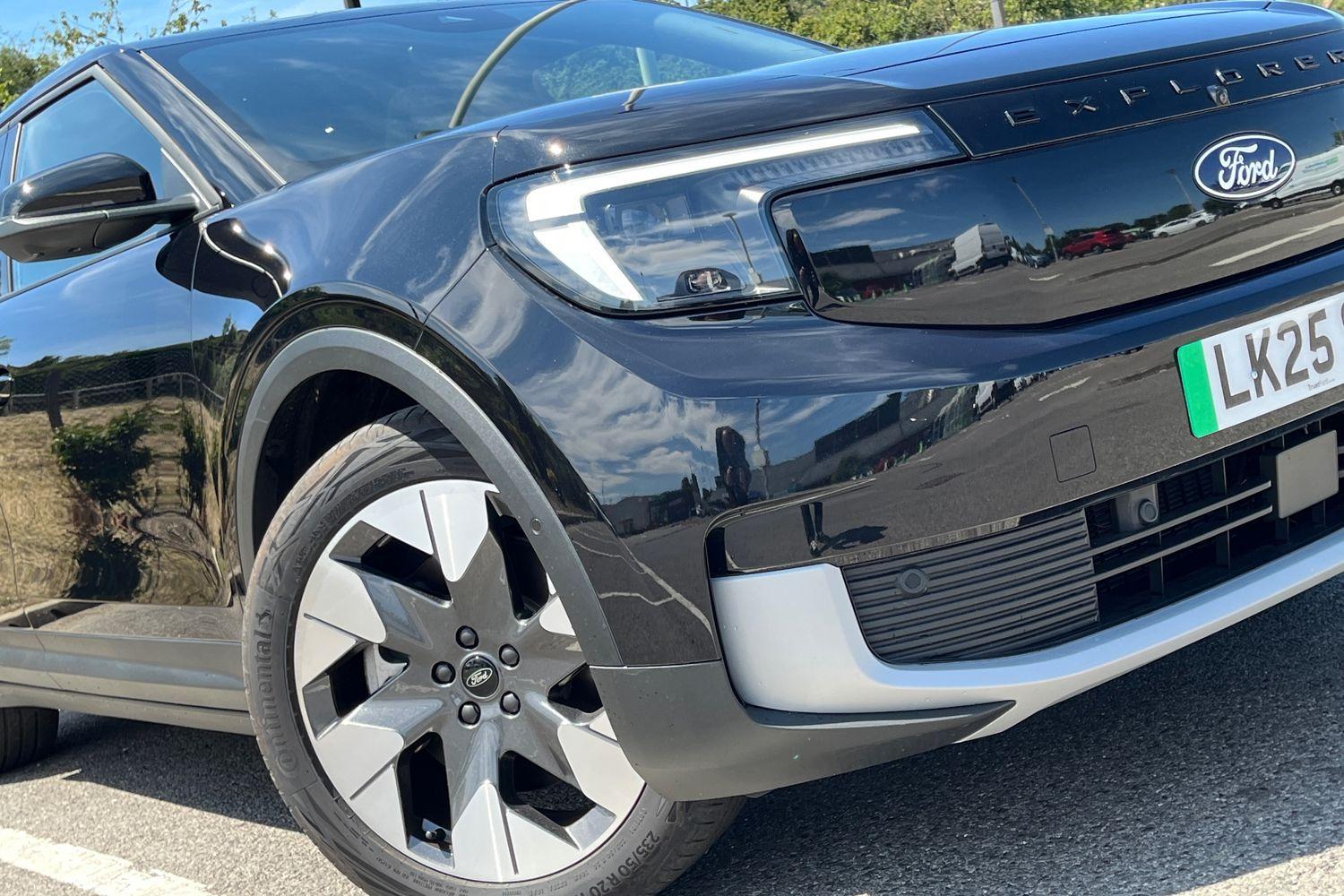 Ford Explorer Photo 24