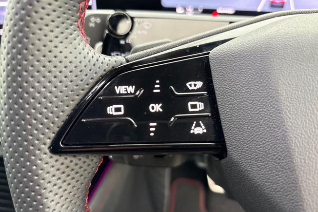 AUDI Q3 Photo 16
