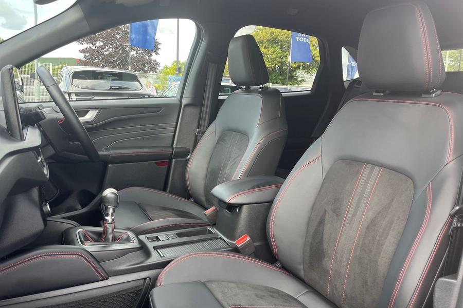 Ford Kuga Photo autoimg-2b09900ee6477103f60c454c32237cc41e5d2bf4.jpg