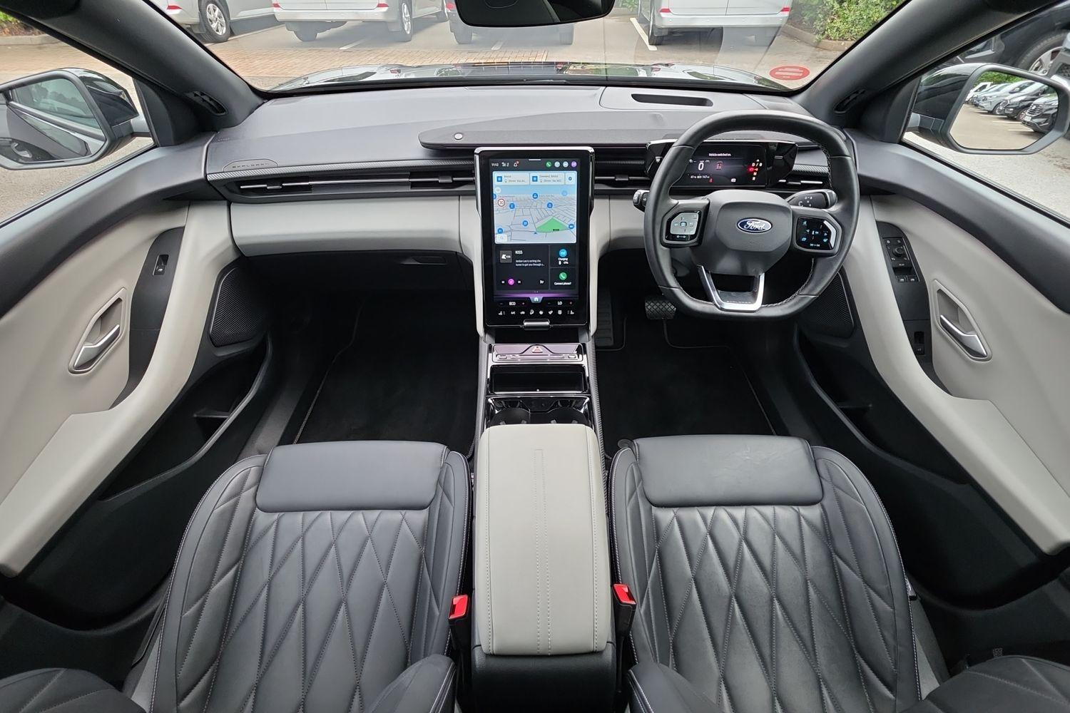 Ford Explorer Photo 7