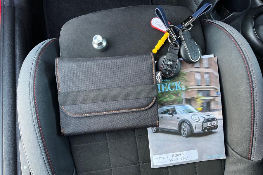 MINI Hatch Photo autoimg-2b0aaf9e1deb1edc47c57042d05dc5441331ece7.jpg