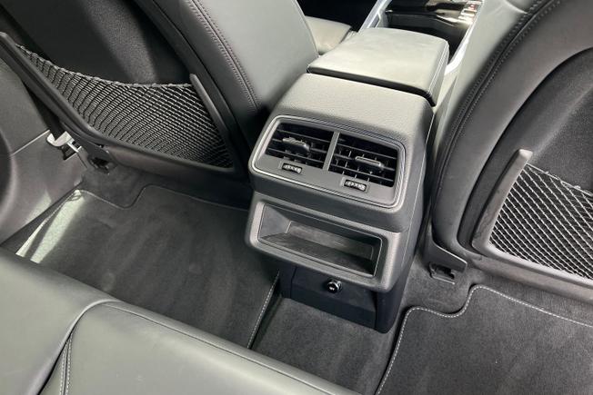 AUDI Q8 E-Tron Photo 40