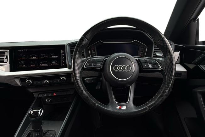 AUDI A1 Photo 11