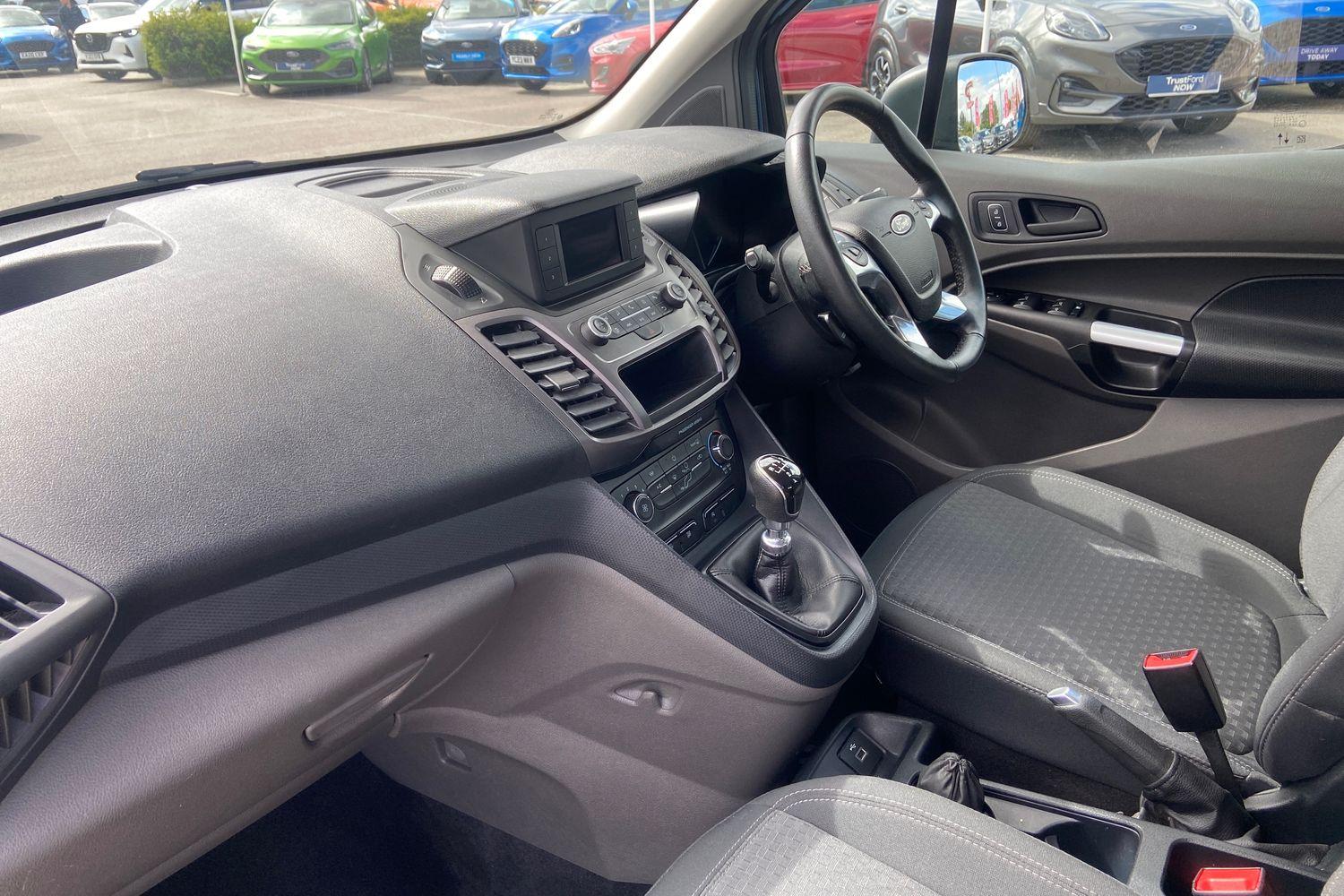 Ford TOURNEO CONNECT Photo 17