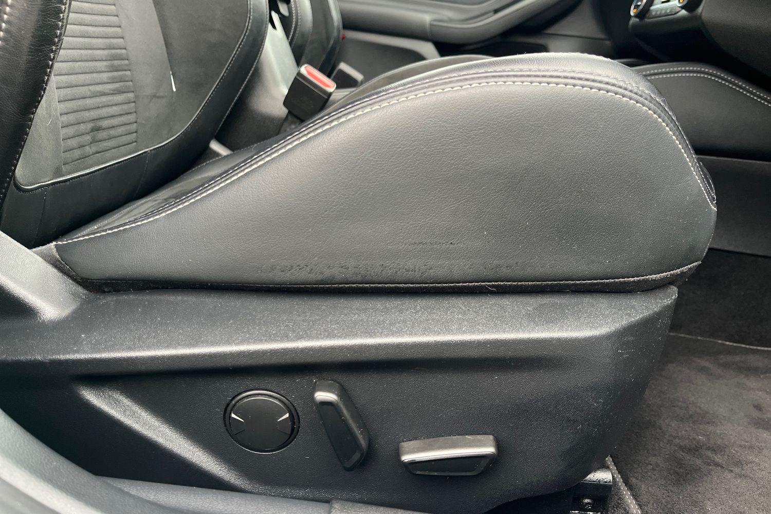 Ford FOCUS Photo 36