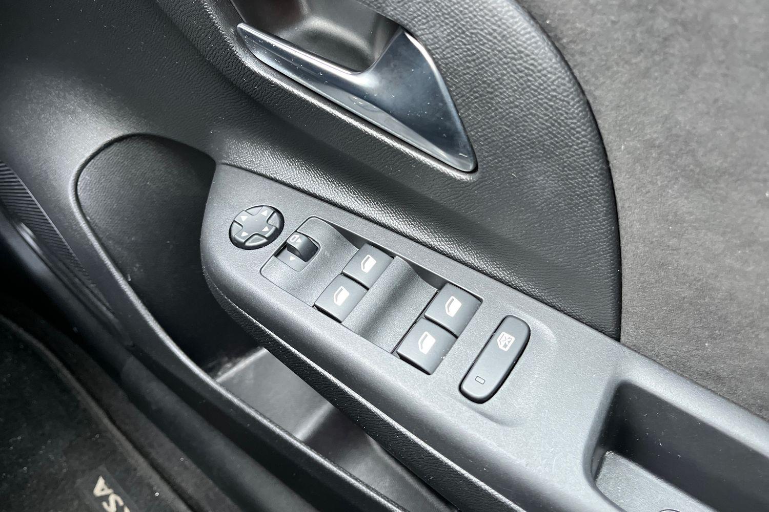 Vauxhall CORSA Photo 15