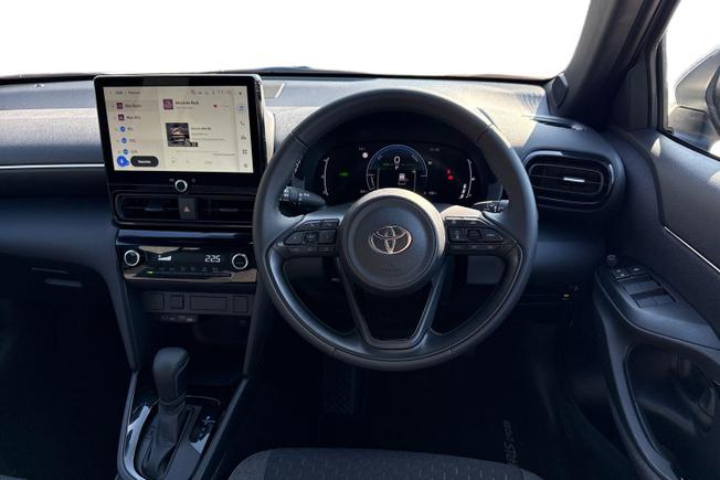 TOYOTA Yaris Cross Photo 11