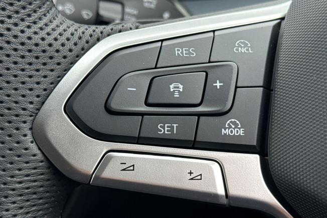 VOLKSWAGEN Tayron Photo 16