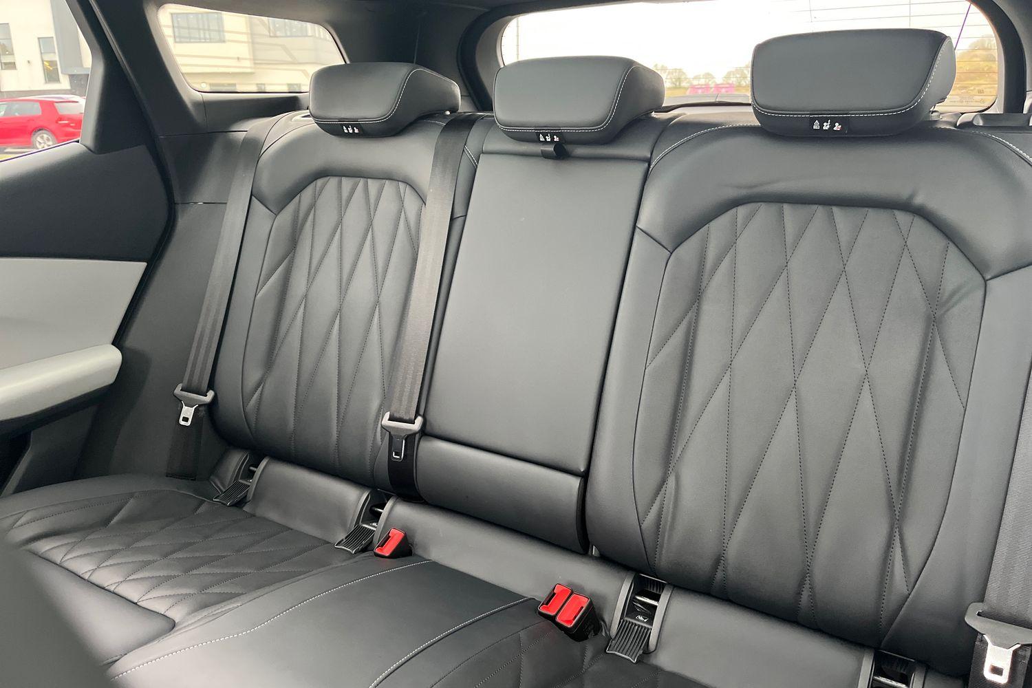 Ford Explorer Photo 19