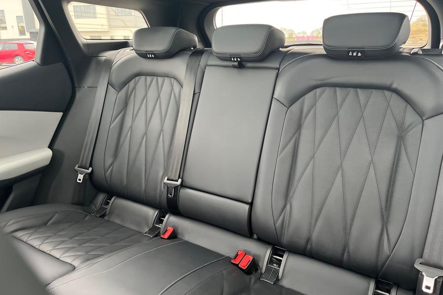 Ford Explorer Photo autoimg-2b1cacad2c40c4f9ac888619345edb426f2d90ba.jpg