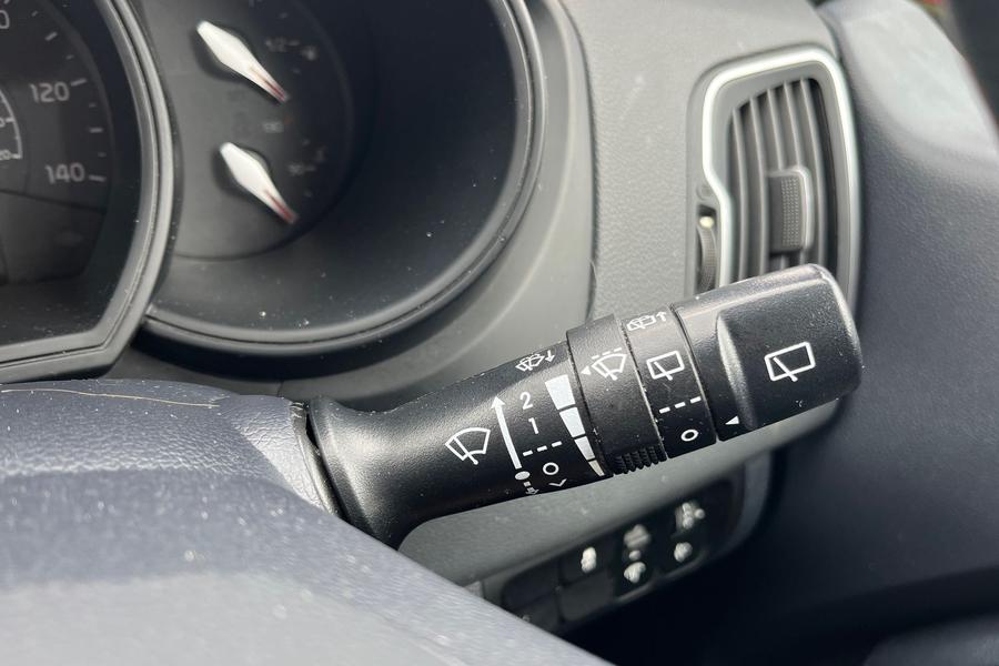 Kia RIO Photo autoimg-2b1fcccb56214046db3cf82436517fc5d4339c17.jpg