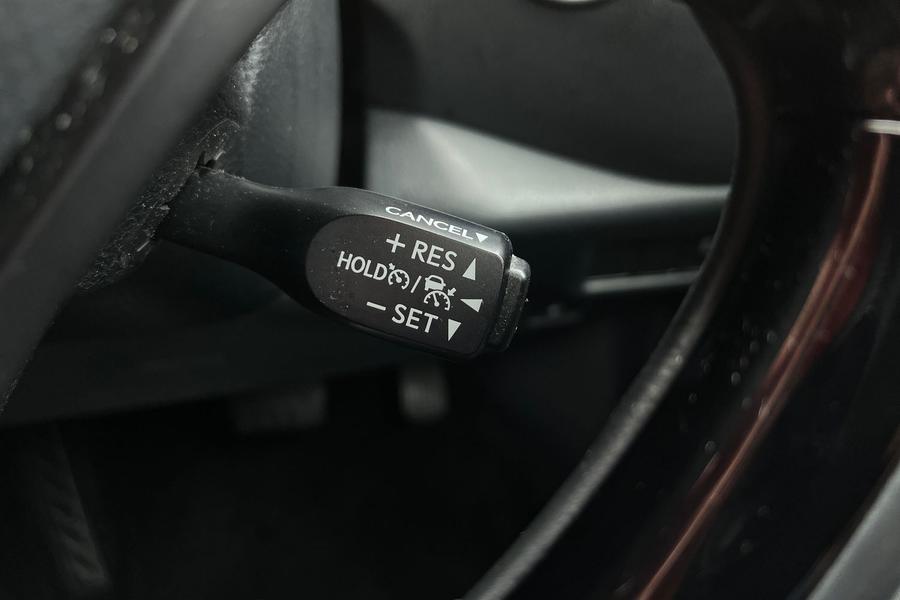 Toyota C-HR Photo autoimg-2b20e8f8e7db98ea74f661714913390f3f3ace1e.jpg