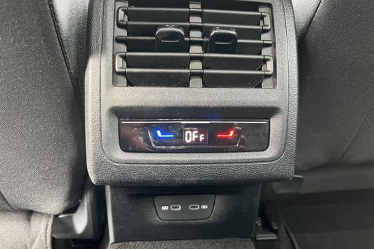 Volkswagen Golf Photo autoimg-2b24472be5da0eb682585b30ab333639545ac96e.jpg