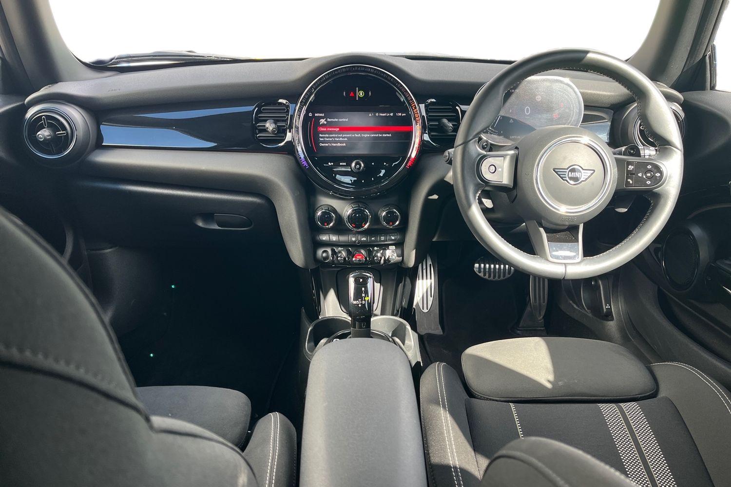 MINI Hatch Photo 9