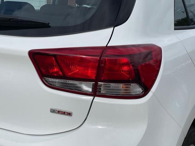 KIA Rio Photo 18