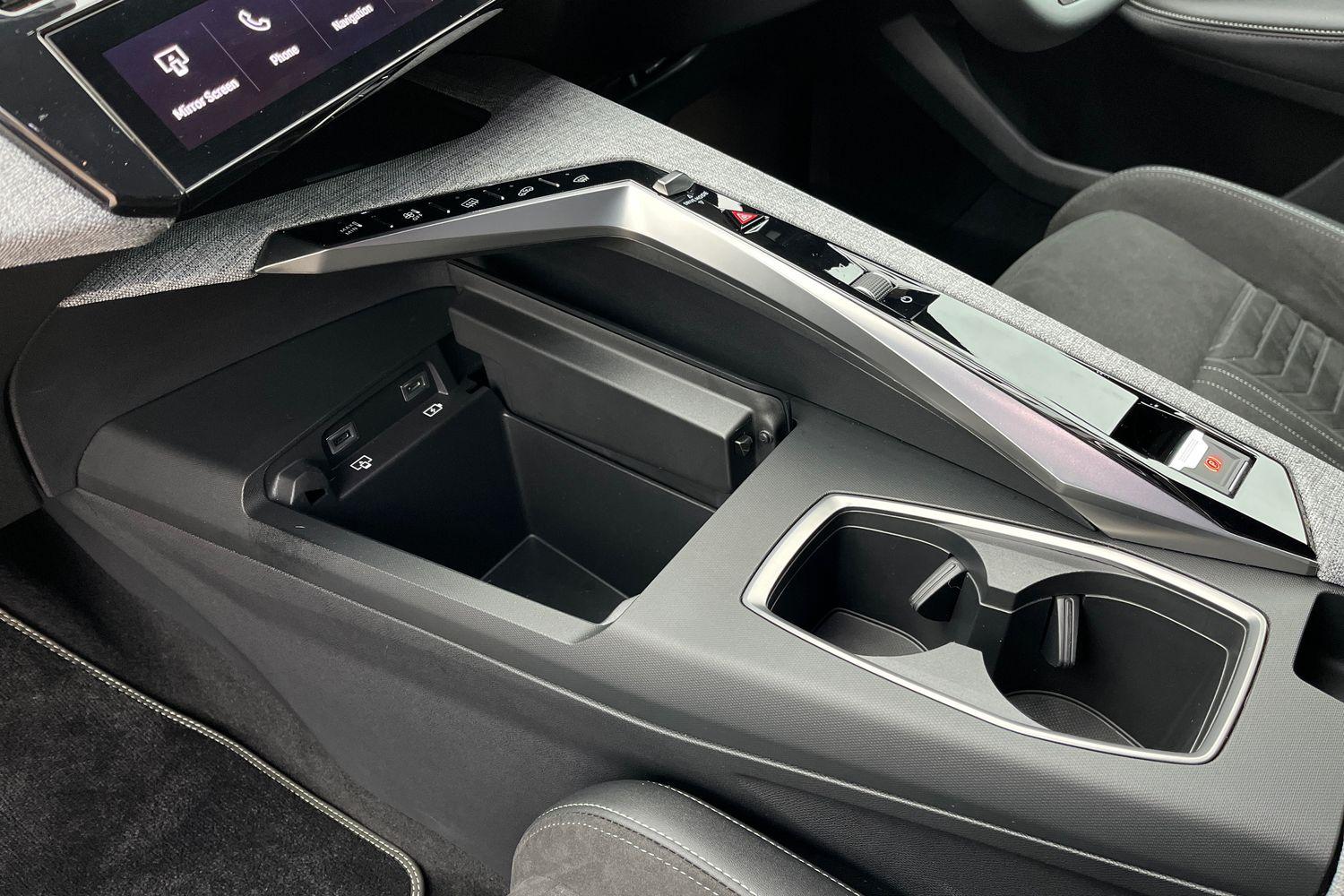 Peugeot E-5008 Photo 39