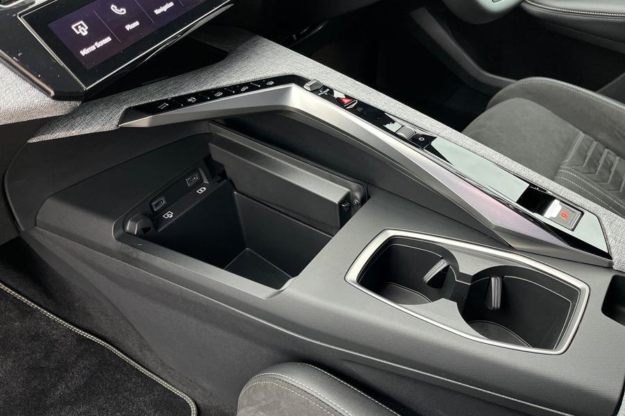 Peugeot E-5008 Photo autoimg-2b26c115b1fe698936e43db9768ed8f41f74c18d.jpg