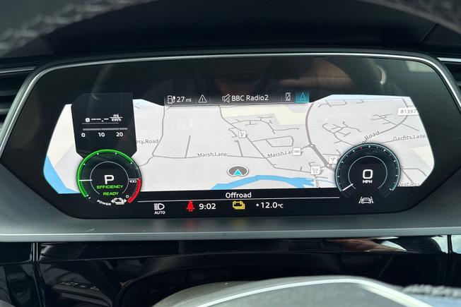 AUDI e-tron Photo 28