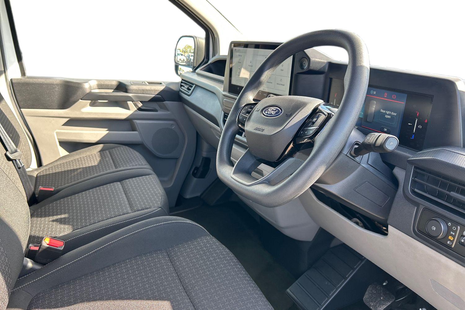 Ford E-TRANSIT CUSTOM Photo 14