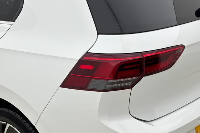 VOLKSWAGEN Golf Photo 18