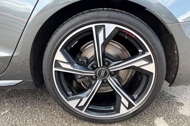 Audi A4 Avant Photo 32