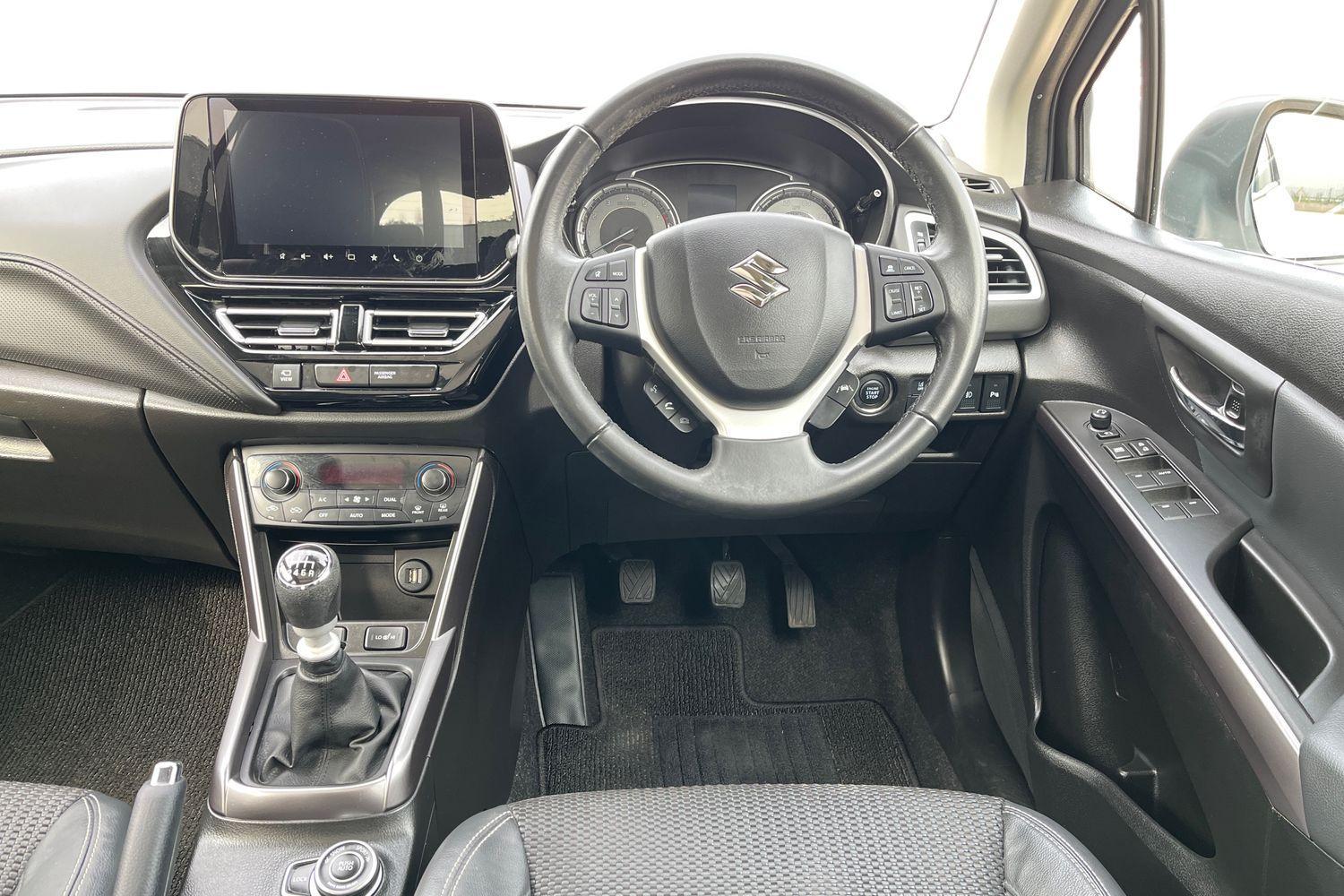 Suzuki S-Cross Photo 10