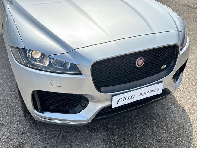 JAGUAR F-Pace Photo 33