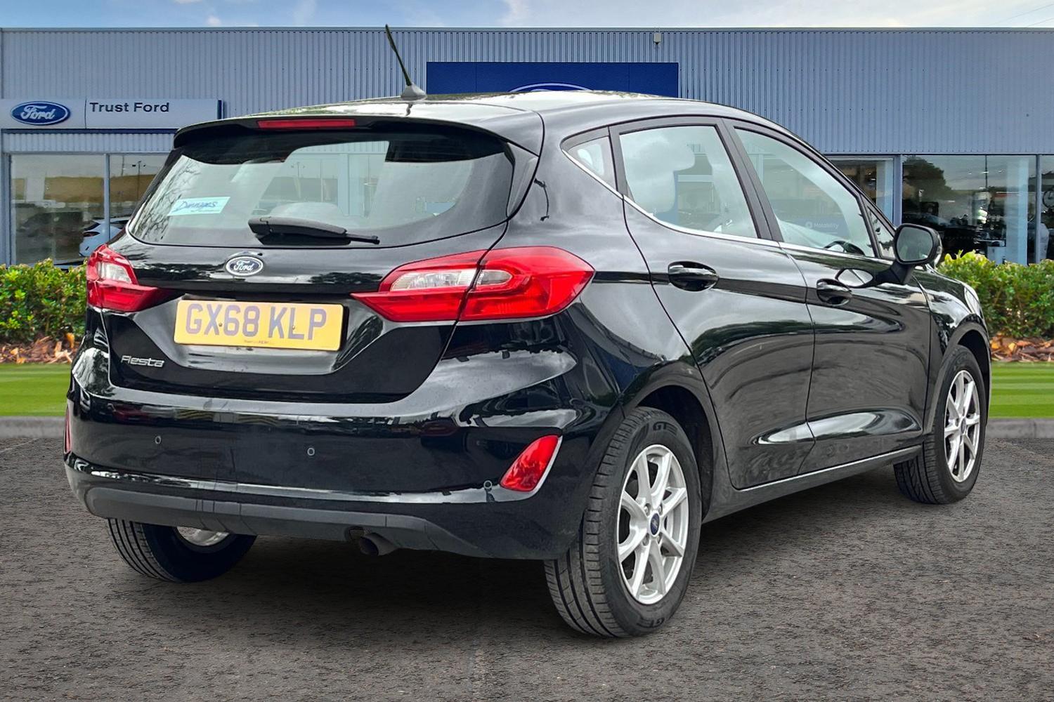 Ford Fiesta Photo 3
