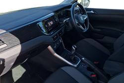 VOLKSWAGEN Taigo Photo 2