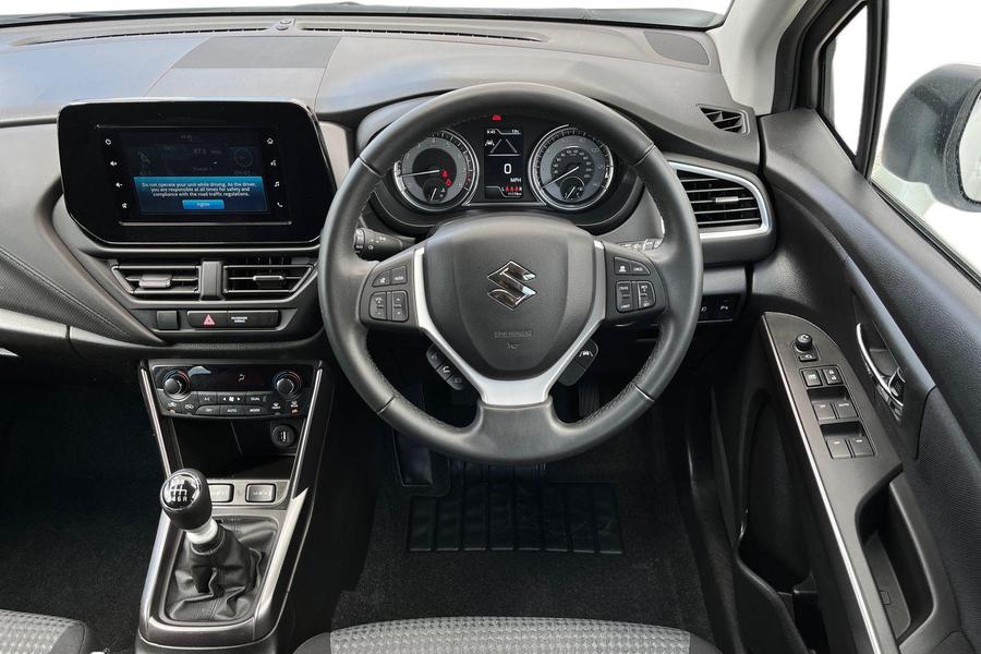 Suzuki S-CROSS Photo autoimg-2b3b440c59a633343ddd62ae9921515cc92d2878.jpg